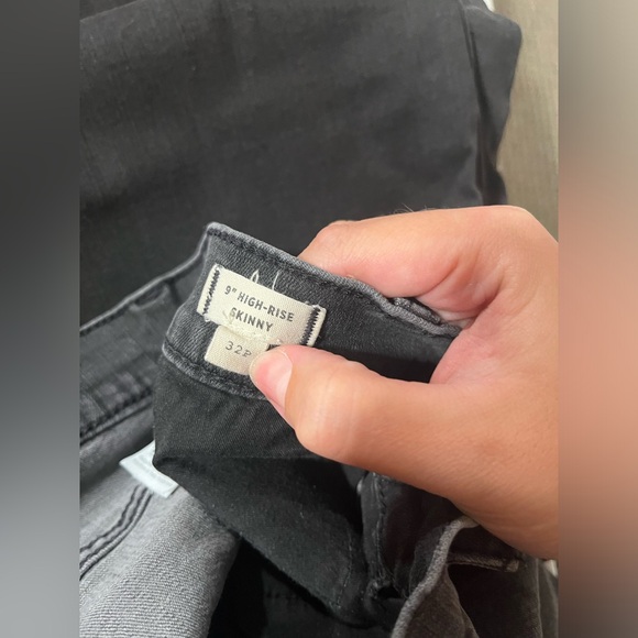 Madewell 9'' High Rise Skinny Jeans Washed Black Distressed Ripped Knee Size 32P - Picture 3 of 7